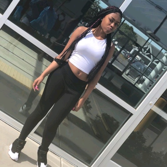 Meet your Posher, Tajahne - Picture 1 of 1